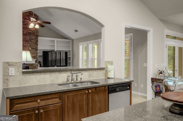 5 Renwick Drive, Senoia, GA 30276
