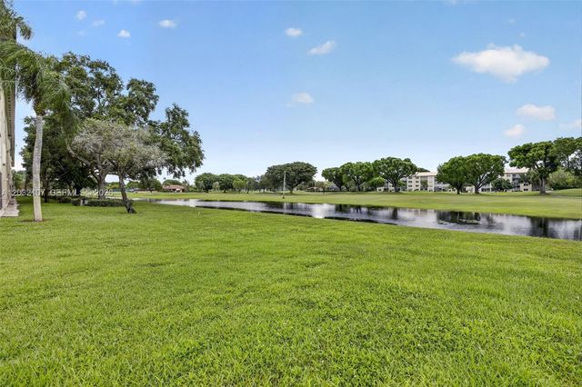1101 SW 128th Terrace 409C, Pembroke Pines, FL 33027