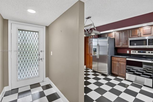 1101 SW 128th Terrace 409C, Pembroke Pines, FL 33027