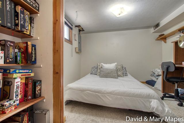 1674 Cleveland Avenue, Wyoming, MI 49509