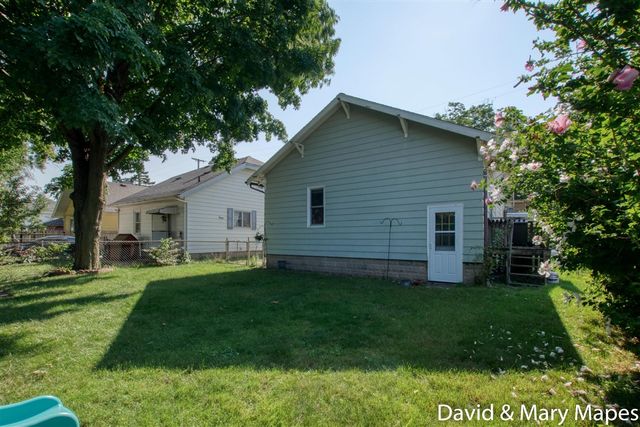 1674 Cleveland Avenue, Wyoming, MI 49509