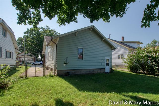 1674 Cleveland Avenue, Wyoming, MI 49509