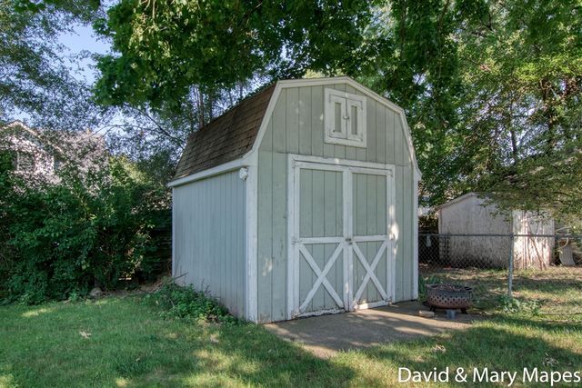 1674 Cleveland Avenue, Wyoming, MI 49509