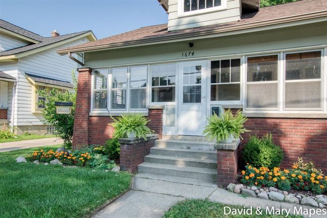 1674 Cleveland Avenue, Wyoming, MI 49509