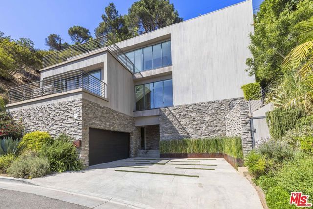 2756 Westshire Drive, Los Angeles, CA 90068