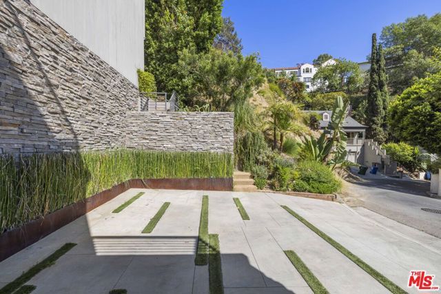 2756 Westshire Drive, Los Angeles, CA 90068