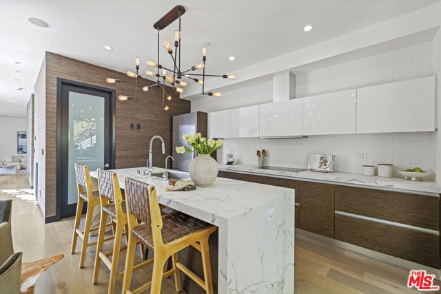 2756 Westshire Drive, Los Angeles, CA 90068