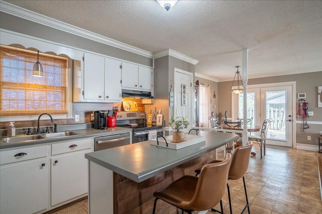 1606 Briarwood Dr, Lawrenceburg, TN 38464