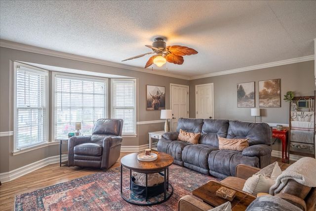 1606 Briarwood Dr, Lawrenceburg, TN 38464