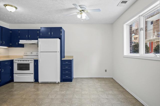 1916 Tracy Drive 31, Bloomington, IL 61704