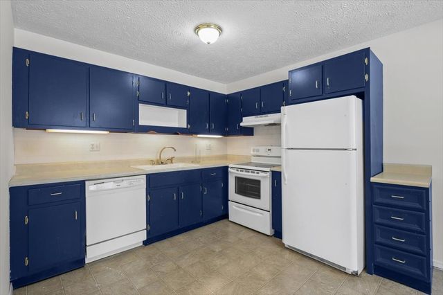 1916 Tracy Drive 31, Bloomington, IL 61704