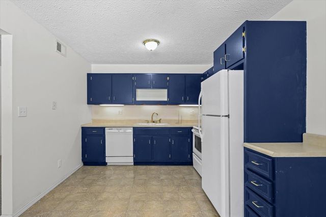 1916 Tracy Drive 31, Bloomington, IL 61704