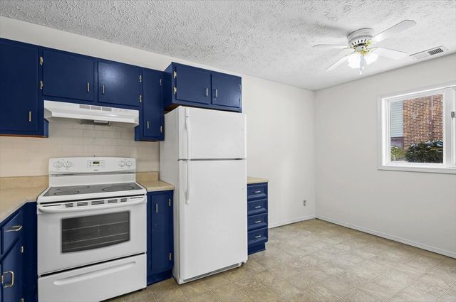 1916 Tracy Drive 31, Bloomington, IL 61704