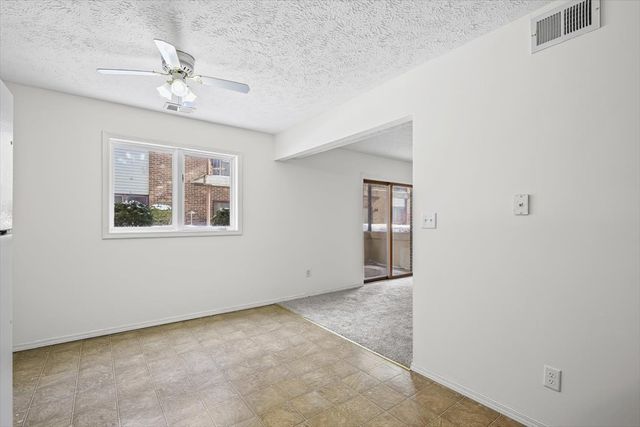 1916 Tracy Drive 31, Bloomington, IL 61704