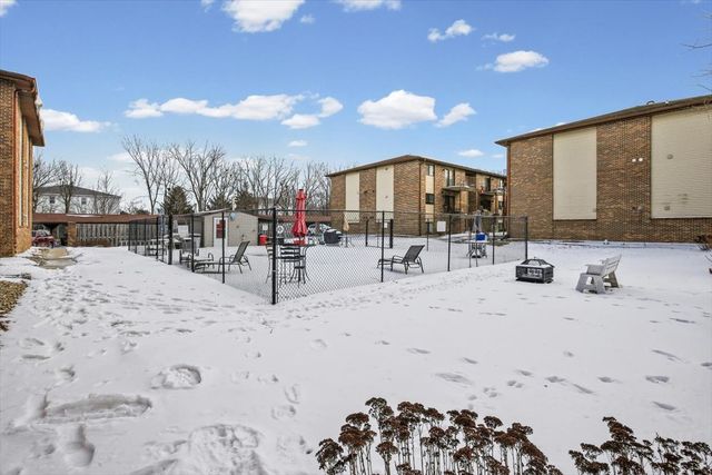 1916 Tracy Drive 31, Bloomington, IL 61704