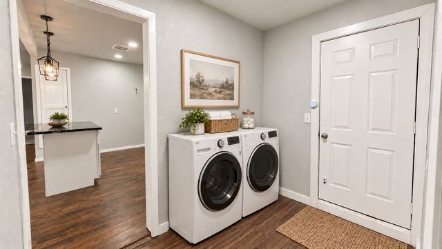 19552 E 1st Place, Tulsa, OK 74108