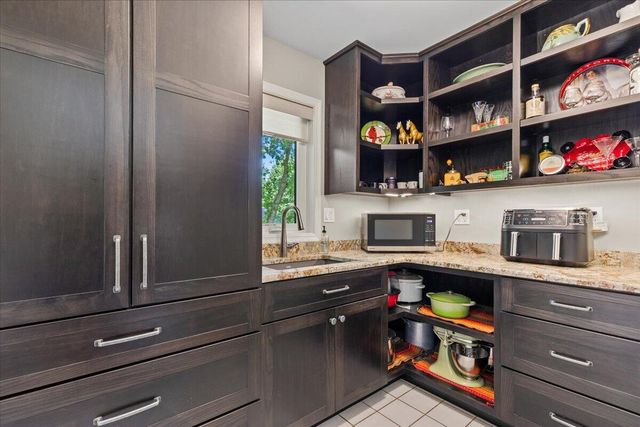 8370 W Hillsdale DRIVE, Franklin, WI 53132