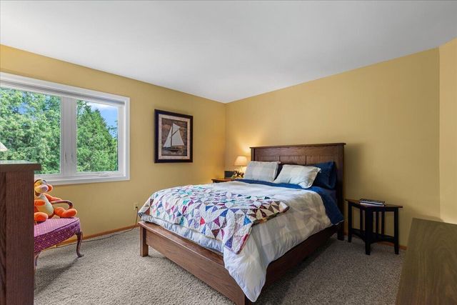 8370 W Hillsdale DRIVE, Franklin, WI 53132