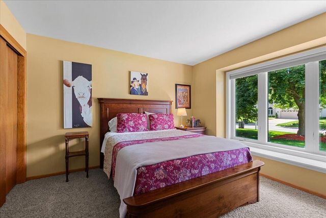 8370 W Hillsdale DRIVE, Franklin, WI 53132