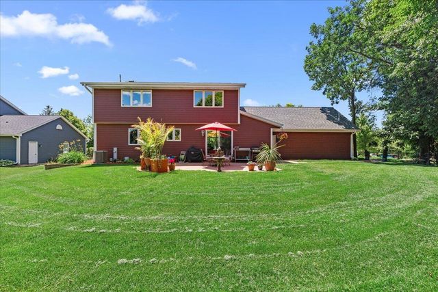 8370 W Hillsdale DRIVE, Franklin, WI 53132