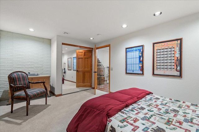 8370 W Hillsdale DRIVE, Franklin, WI 53132
