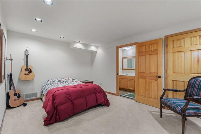 8370 W Hillsdale DRIVE, Franklin, WI 53132
