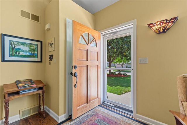 8370 W Hillsdale DRIVE, Franklin, WI 53132