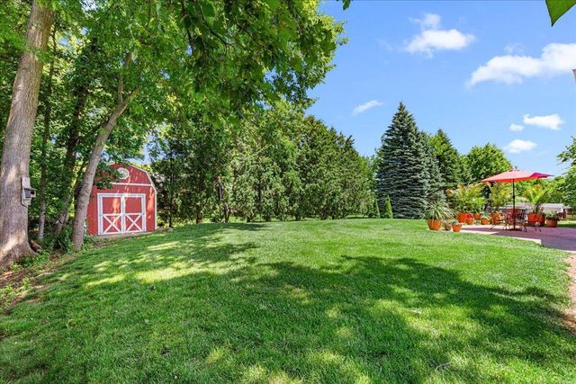 8370 W Hillsdale DRIVE, Franklin, WI 53132