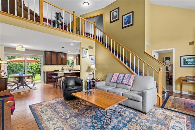 8370 W Hillsdale DRIVE, Franklin, WI 53132