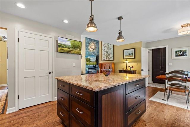 8370 W Hillsdale DRIVE, Franklin, WI 53132