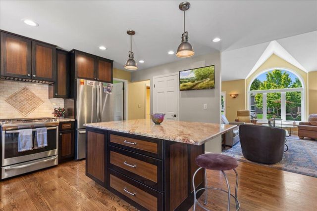 8370 W Hillsdale DRIVE, Franklin, WI 53132