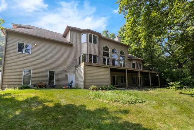 2 Echowood Drive, Algonquin, IL 60102