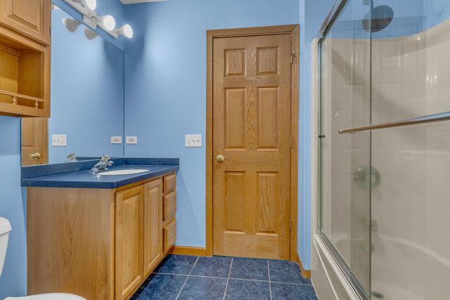 2 Echowood Drive, Algonquin, IL 60102