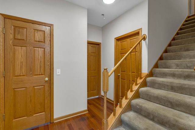 2 Echowood Drive, Algonquin, IL 60102