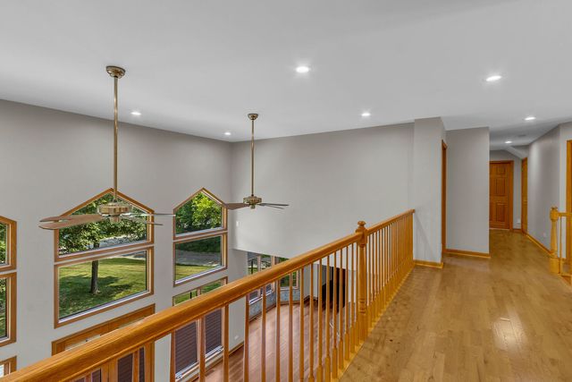 2 Echowood Drive, Algonquin, IL 60102