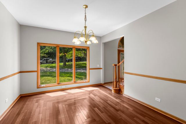 2 Echowood Drive, Algonquin, IL 60102