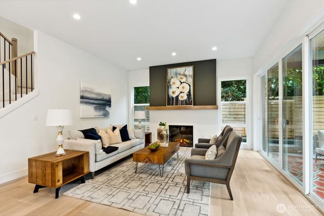 15889 SE 9th Street, Bellevue, WA 98008