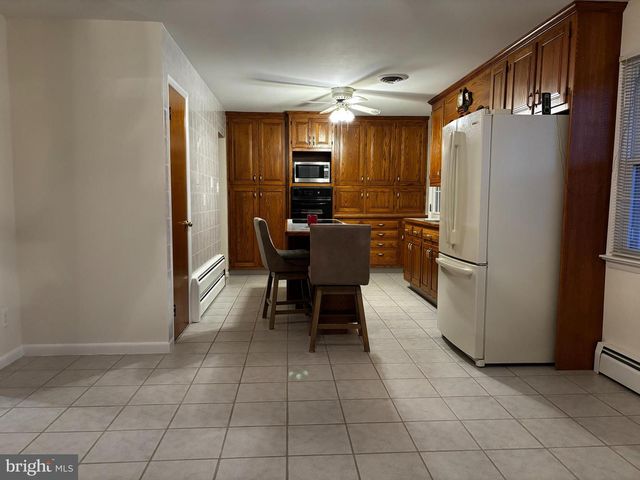 23230 COLTON POINT RD, Avenue, MD 20609