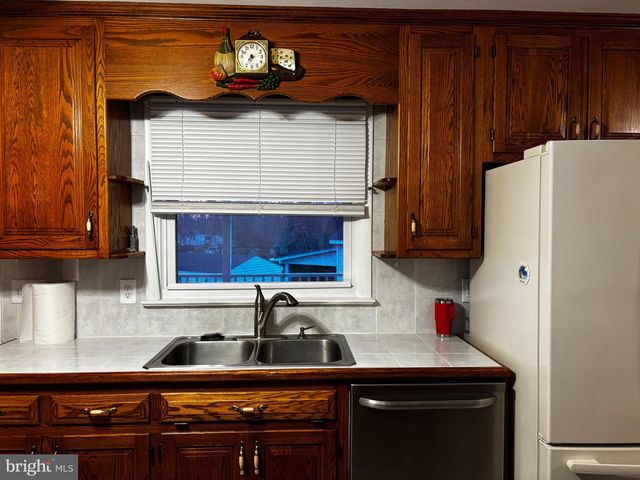 23230 COLTON POINT RD, Avenue, MD 20609