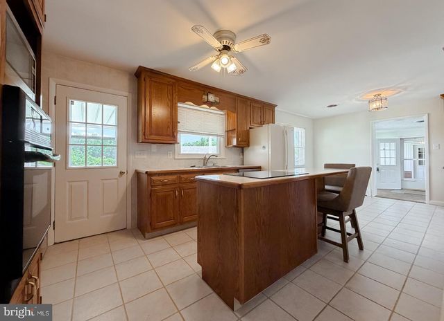 23230 COLTON POINT RD, Avenue, MD 20609