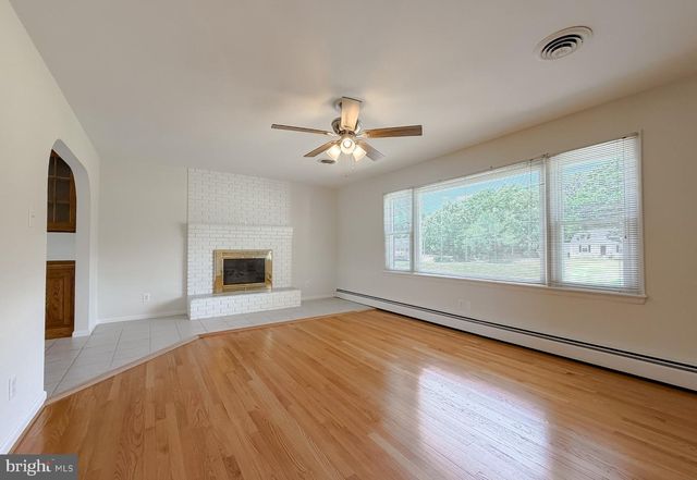 23230 COLTON POINT RD, Avenue, MD 20609