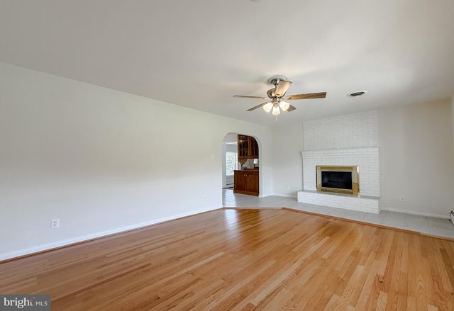 23230 COLTON POINT RD, Avenue, MD 20609