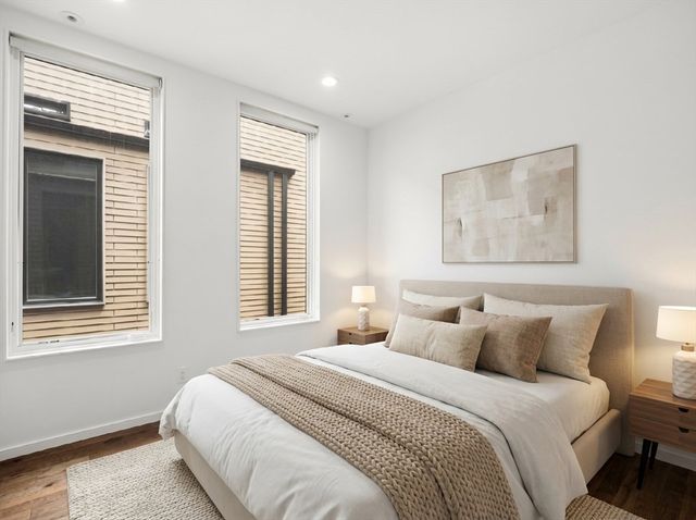 525 E 1st St 5, Boston, MA 02127