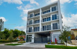 2010 SW 25th Ter 206, Miami, FL 33133