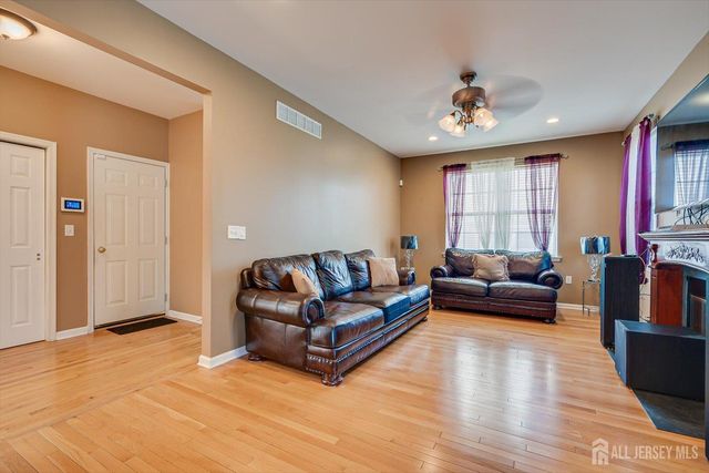 103 Timberhill Drive, Franklin Twsp, NJ 08823