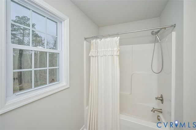 14124 Laketree Dr, Chester, VA 23831