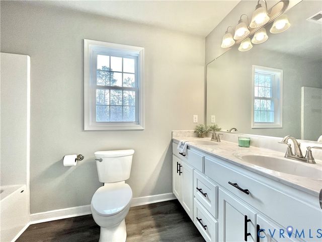 14124 Laketree Dr, Chester, VA 23831