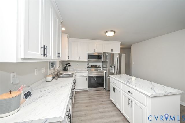 14124 Laketree Dr, Chester, VA 23831