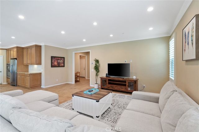 61 Crestwick, Irvine, CA 92620