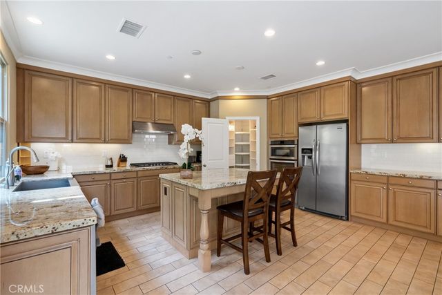61 Crestwick, Irvine, CA 92620